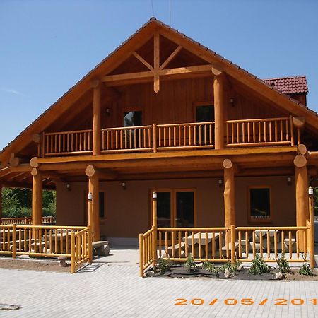 Penzion U Fabu เลดนิตเซ ภายนอก รูปภาพ